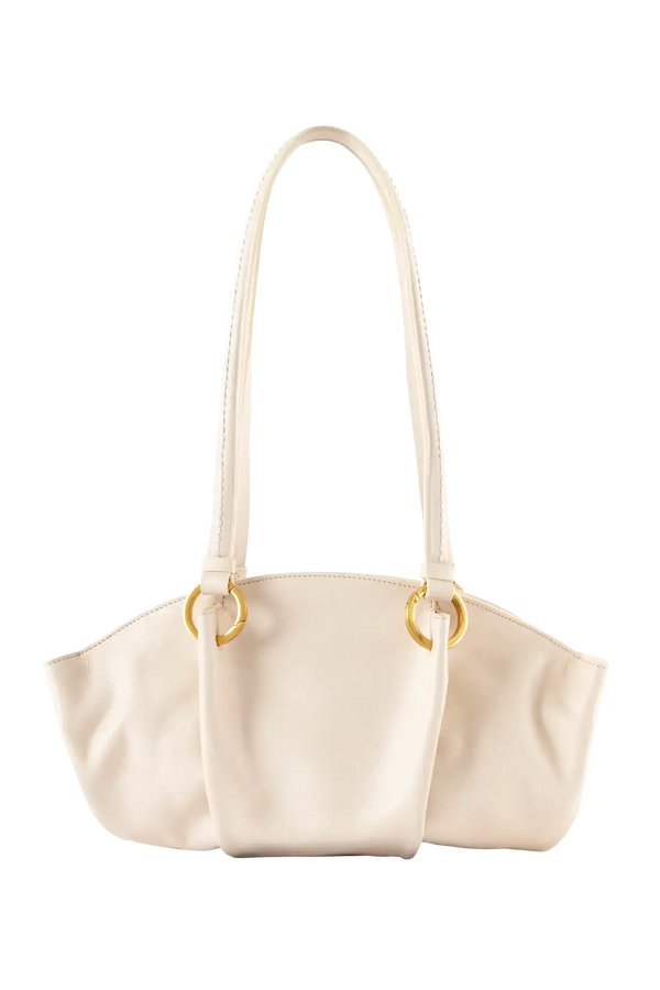 Bolsa baguette em couro legítimo na cor areia com fechamento por zíper e alça de ombro confortável, design sofisticado e funcional ideal para o dia a dia.