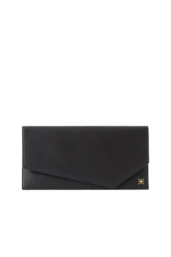 Bolsa em couro legítimo na cor preta com fechamento seguro e alça ajustável confortável, design sofisticado e funcional ideal para o dia a dia.