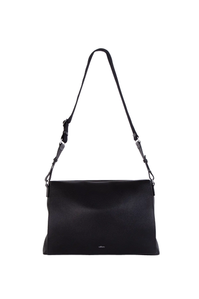 Bolsa tiracolo em couro legítimo na cor preta com fechamento seguro e alça ajustável confortável, design sofisticado e funcional ideal para o dia a dia.