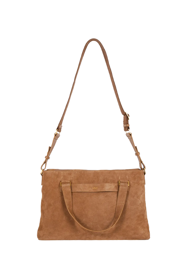 Bolsa tiracolo em camurça na cor com tom elegante com fechamento seguro e alça ajustável confortável, design sofisticado e funcional ideal para o dia a dia.