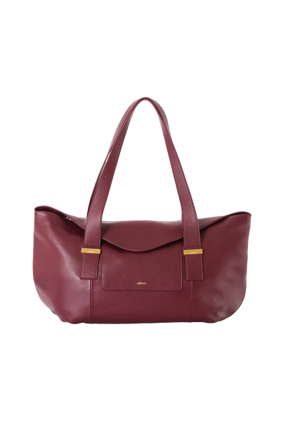 Bolsa de mão em couro legítimo na cor preta com fechamento por zíper e alça de ombro confortável, design sofisticado e funcional ideal para o dia a dia.