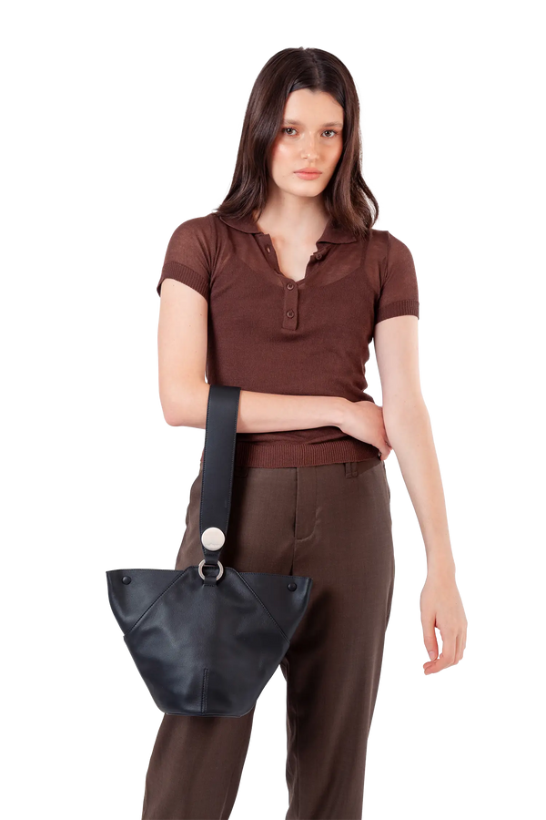 9PM maxi bag preta e prata