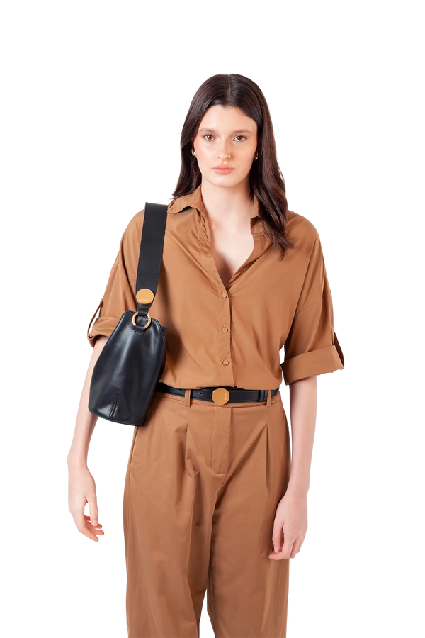 9PM maxi bag preta e dourado