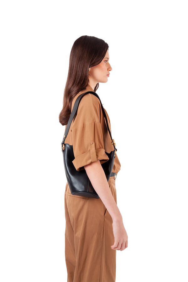 9PM maxi bag preta e dourado