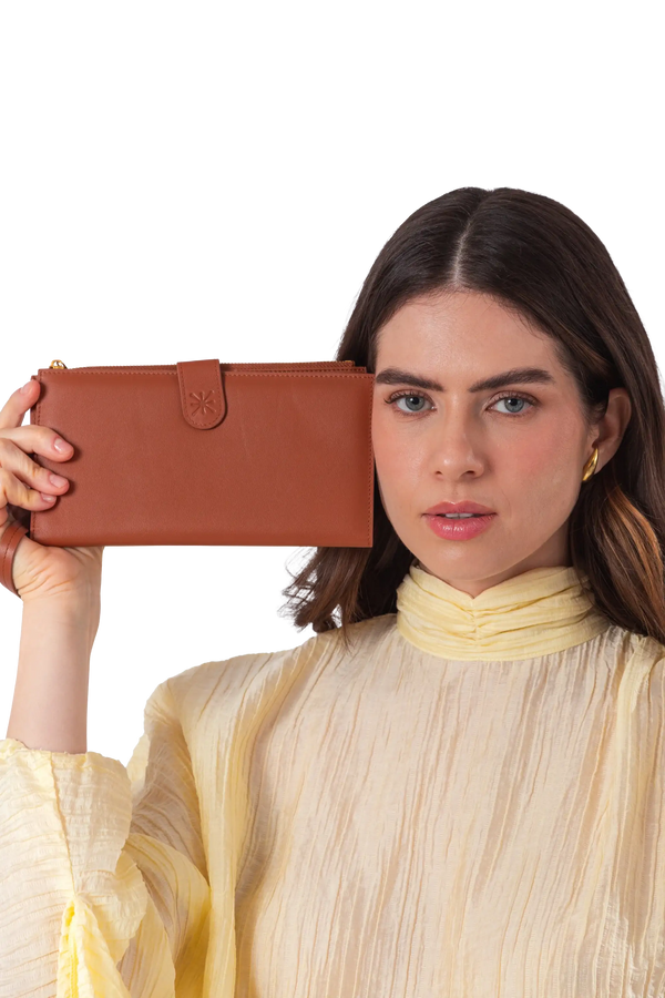 Passport holder marrom