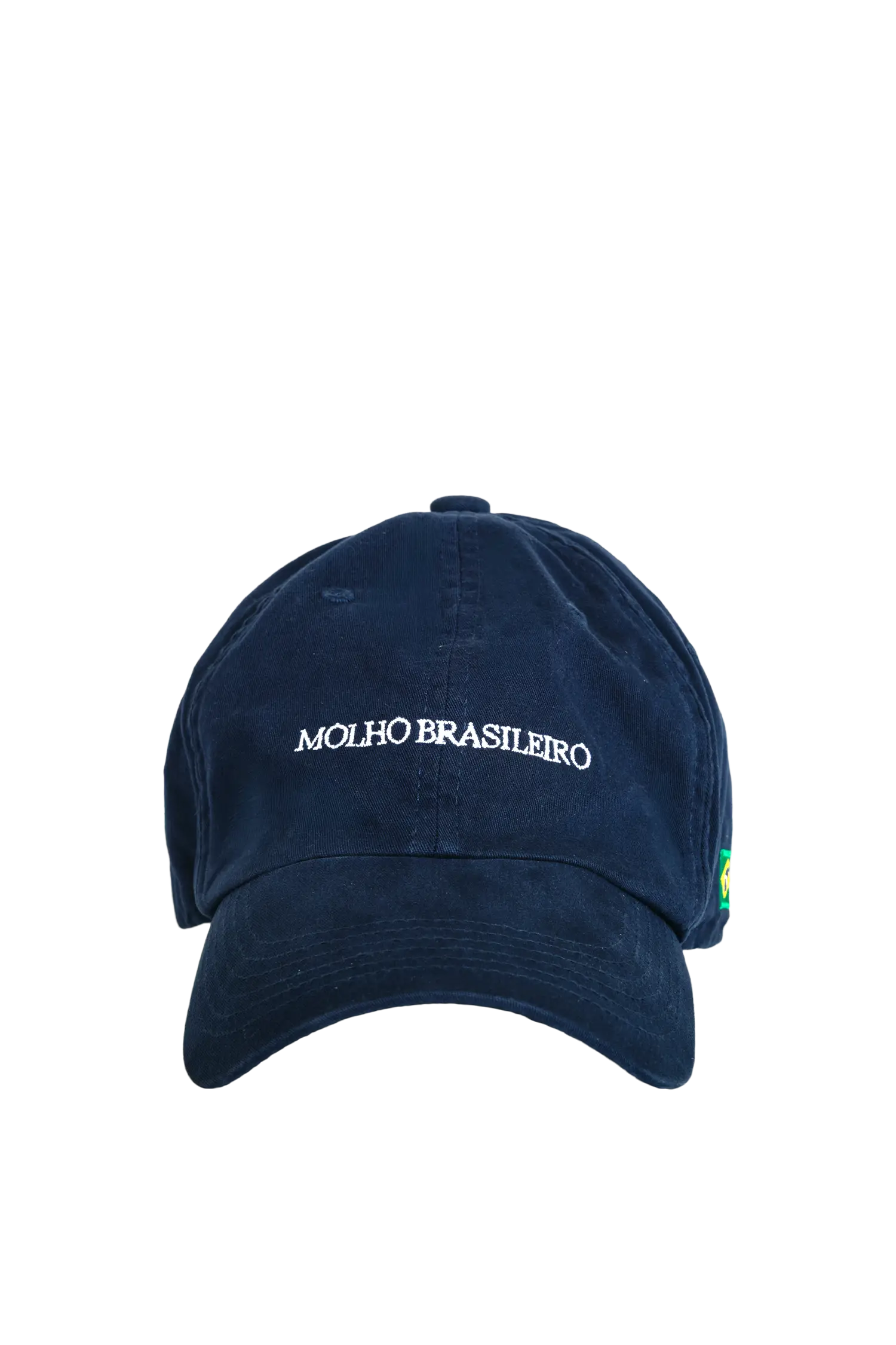 Boné casual em algodão 100% na cor azul-marinho com aba reta e bordado frontal temático 'Molho Brasileiro', sinônimo de estilo prático com um caimento perfeito, ideal para elevar looks casuais com autenticidade e refinamento.